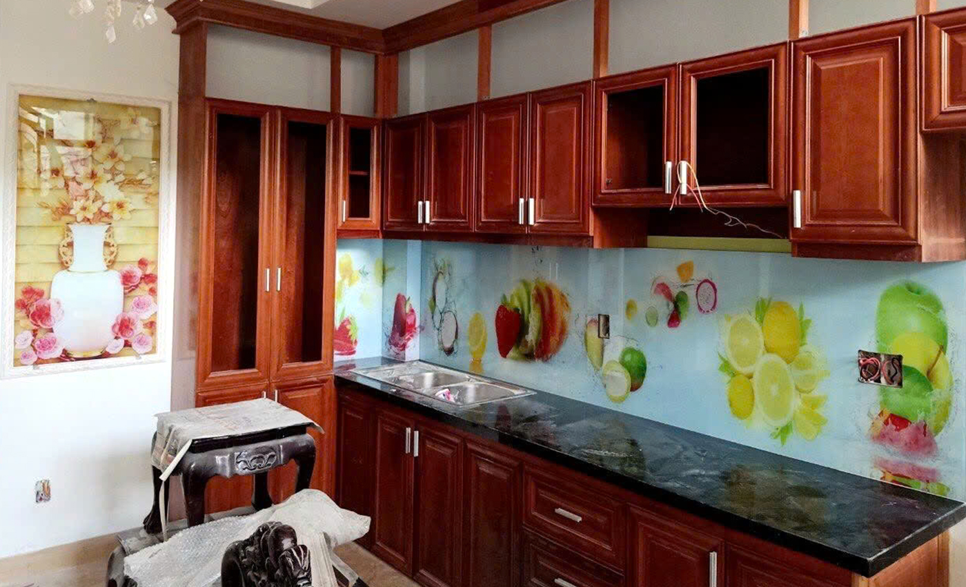 Tranh kính ốp bếp giá xưởng